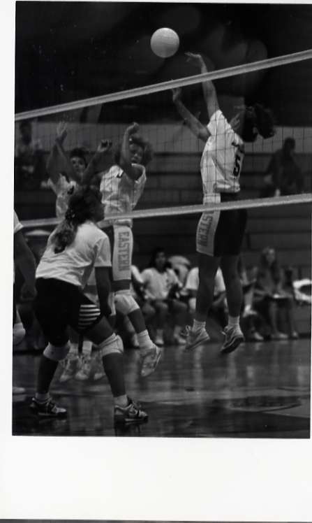 1991 Volleyball Action, Lewis & Clark at EOSC 01