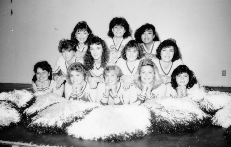 1985 Cheerleaders 02
