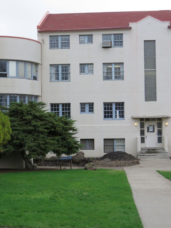 Dorian and Hunt Hall 89