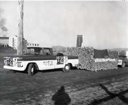 1961 Parade, Jr. Class Float