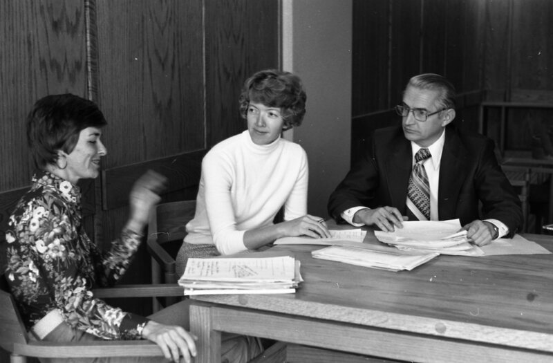 1976 Employees, Mini-College Meeting 04