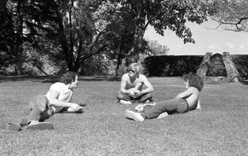 1976 Students, Outdoors 2