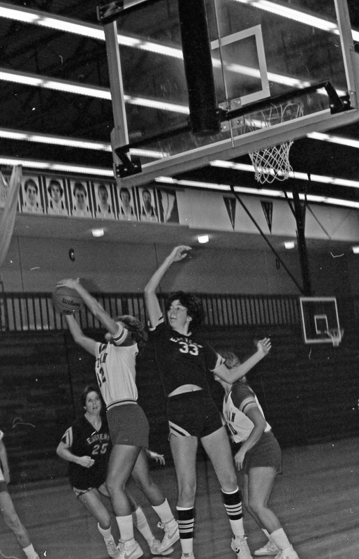 1984 Women's Basketball Action, EOSC vs. Whitman 09
