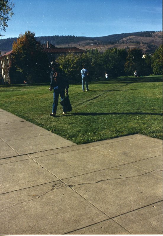 90's Students, Walking