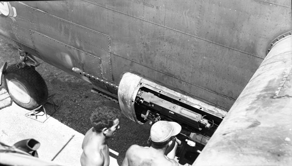 B-25, Packet Guns