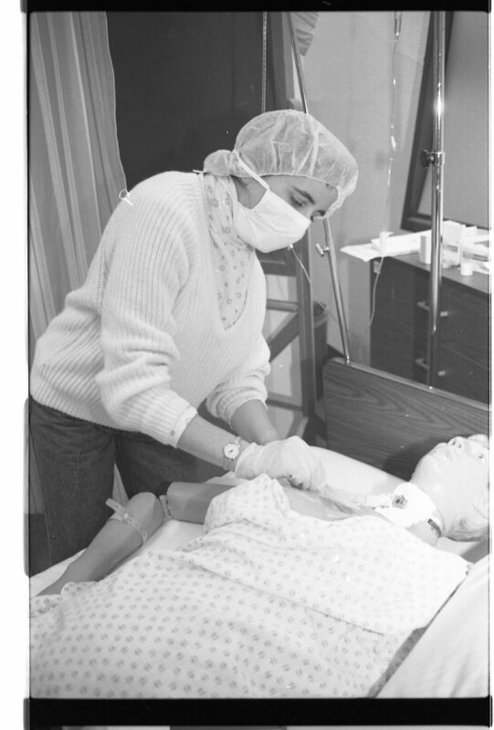 1989 Nursing Program, Patient Care 02