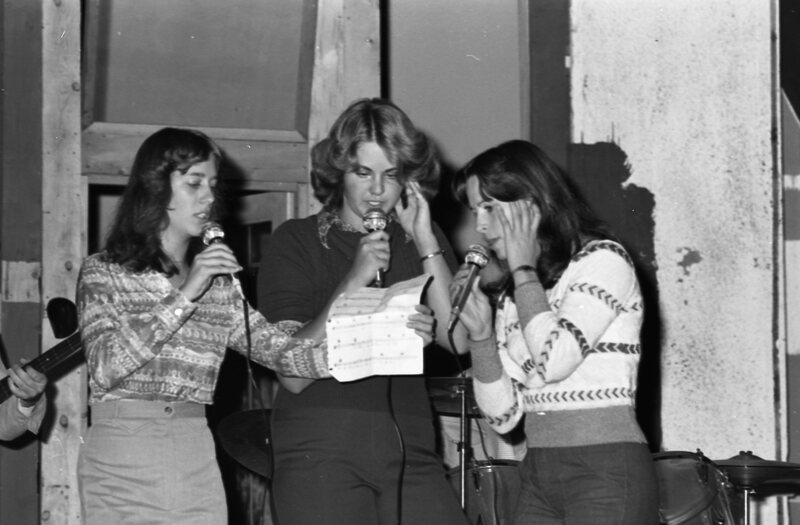 1976-77 Ambassadors 12