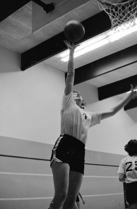 1980 Women's Basketball Action 14