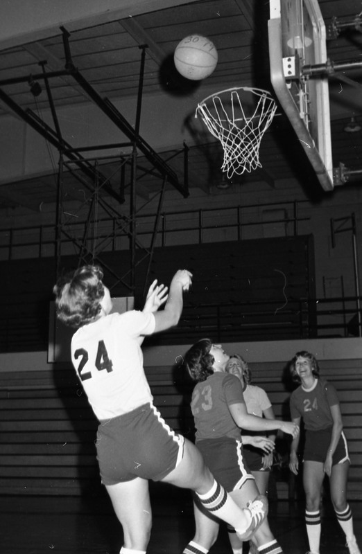 1979 Women's Basketball Action 15