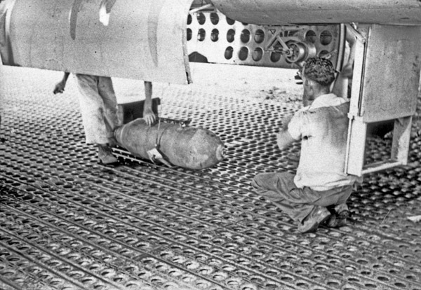 B-25, Bomb Loading