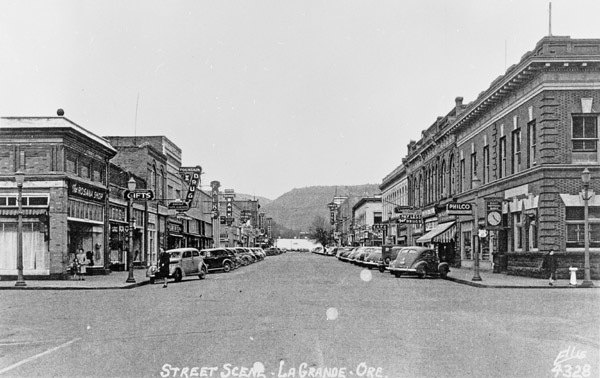 La Grande, Street Scene 24