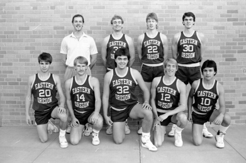 1987 Basketball Team 15