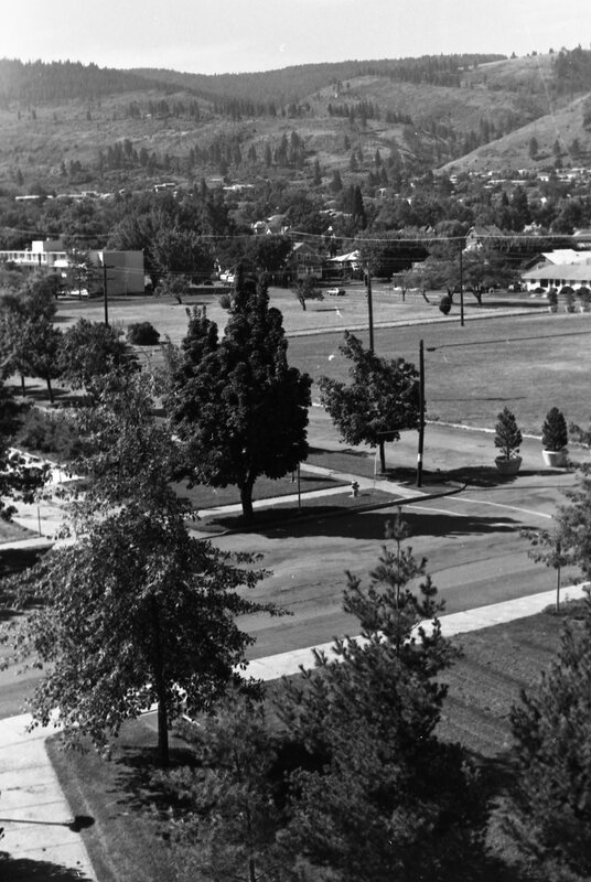 1984 Campus 03