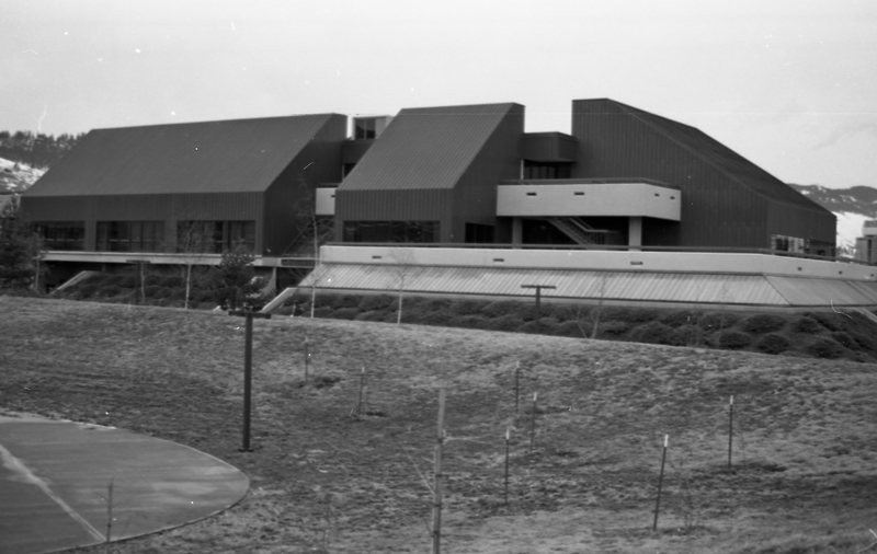 1982 Hoke Hall 03