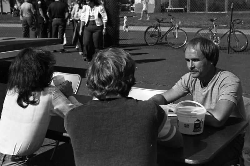 1982 October Folk Festival, Beer Garden 09