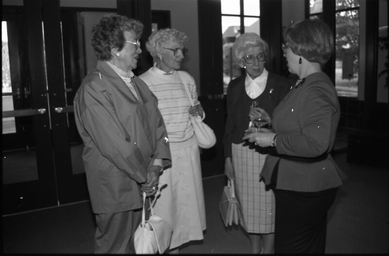 1990 Loso Hall Gallery Reception 26