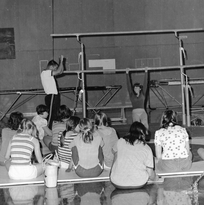 1973 Gymnastics, Parallel Bars 08
