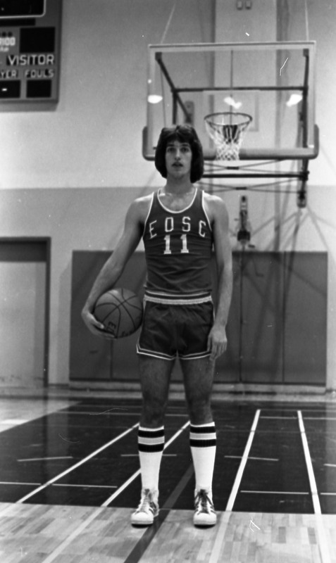 1977 Basketball Player 14