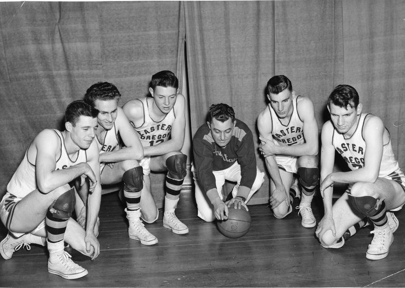 1948-49 Basketball Squad 2