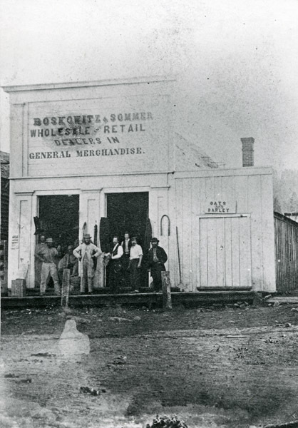 La Grande, Store 2