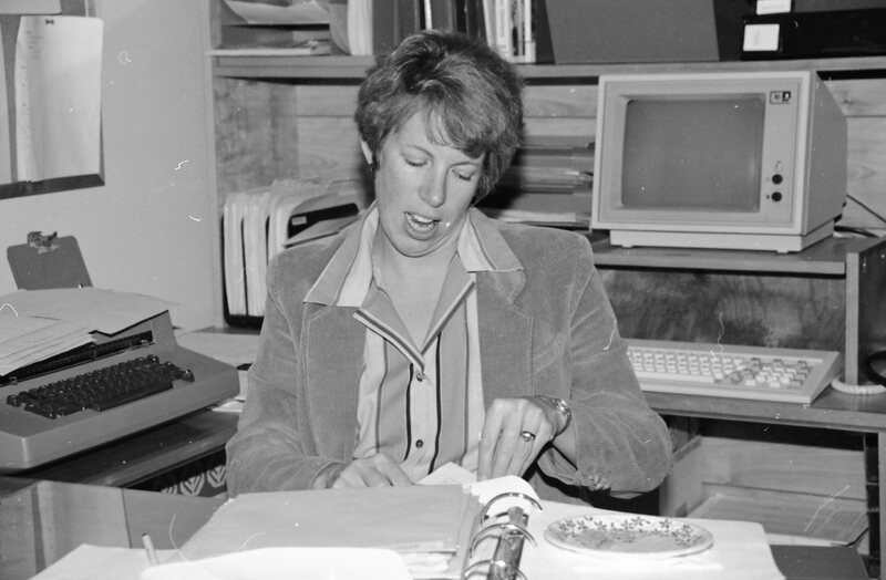 1986 Employees, December Party 12