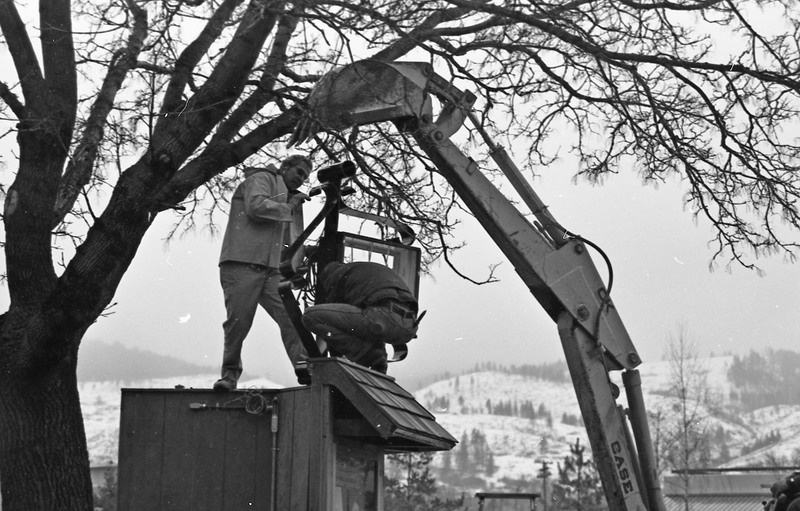 1982 Campus Clock, Installation 09