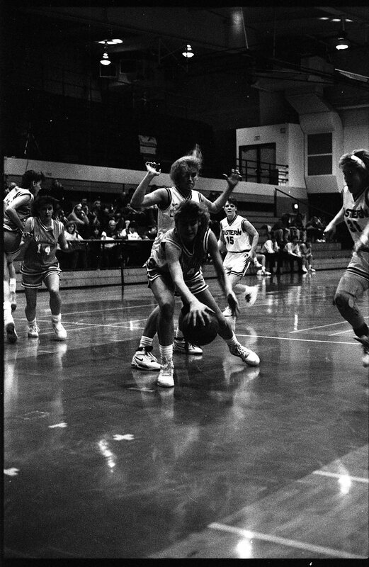 1991 Women's Basketball Action, Lewis &amp; Clark at EOSC 13