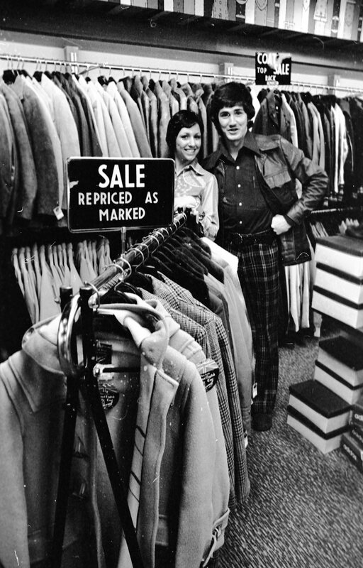 1974 Students, Shopping H 03