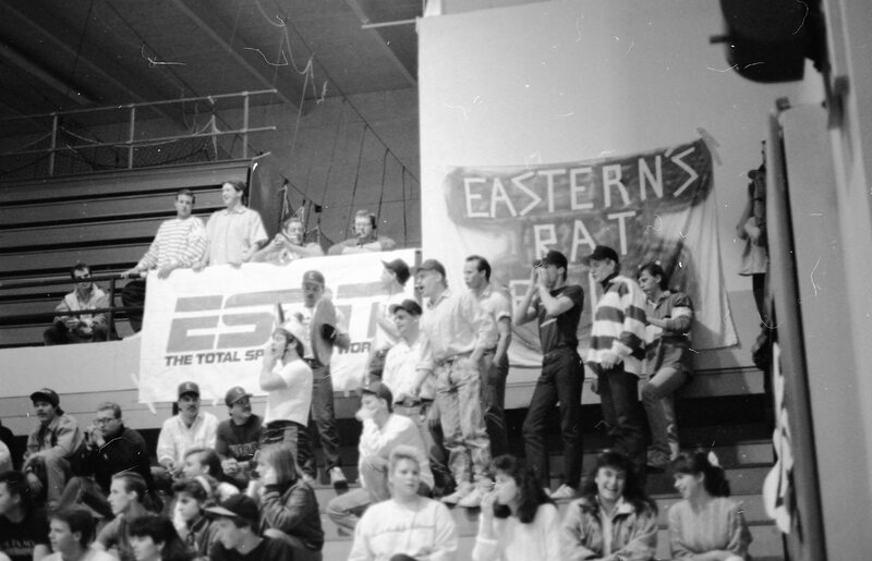 1988 Women's Basketball, Fans 05