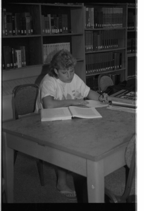 1989 Walter M. Pierce Library, Usage 07