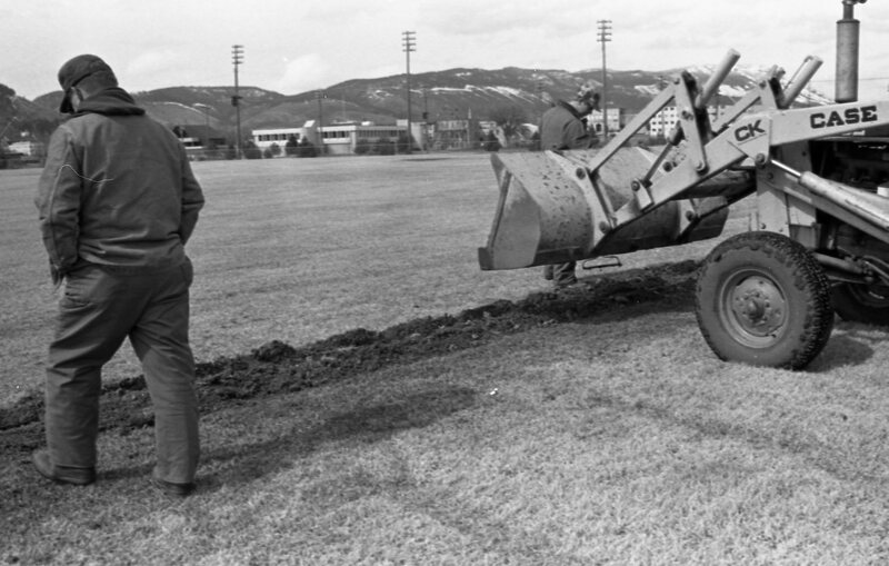 1985 Baseball Field, Scoreboard Installation 03