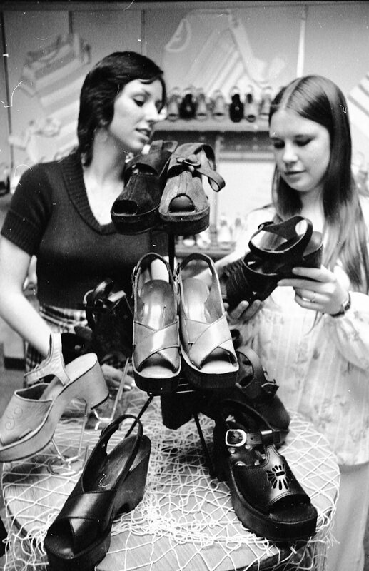 1974 Students, Shopping C 03