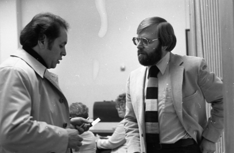 1980 Employees, Talking 06