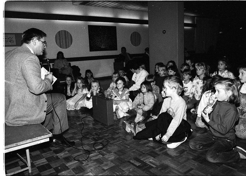 1990 Ackerman Elementary School, Reading 01