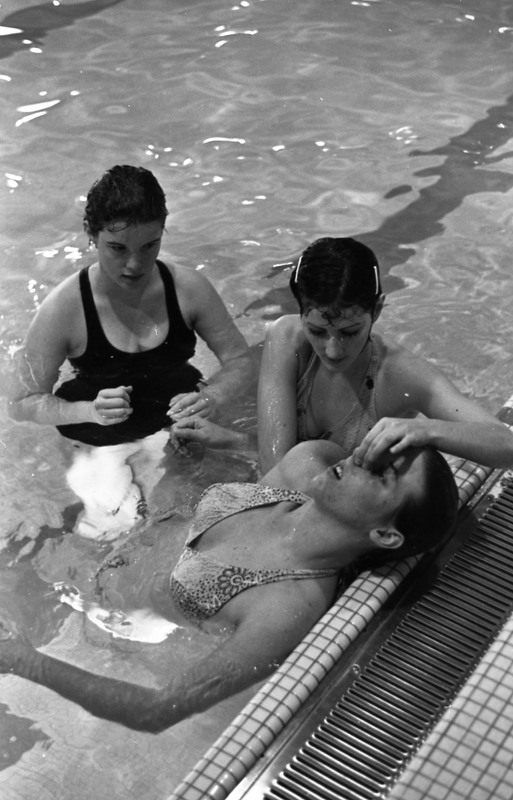 1977 Swimming, Lifesaving Class 14
