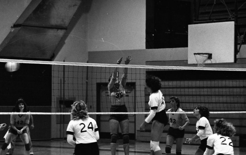1981 Volleyball Action 33