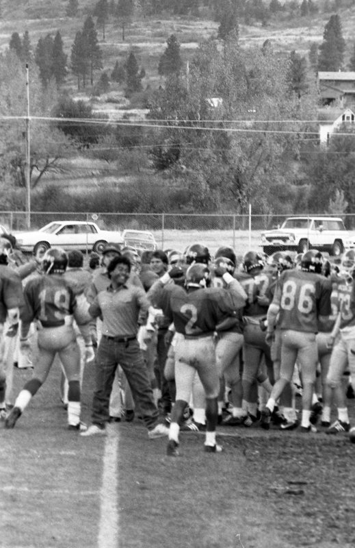 1985 Homecoming, Football Sideline 01