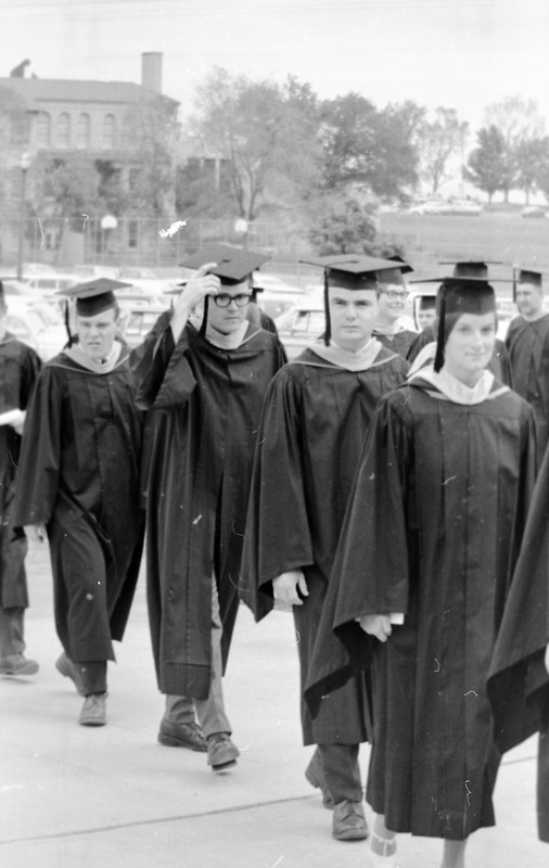 1968 Graduation, Graduates Walk 03