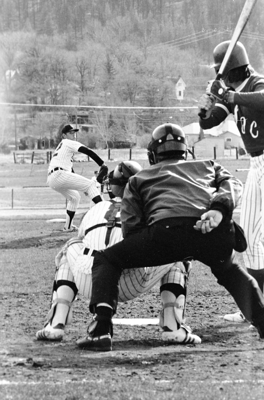 1974 Baseball Action 04