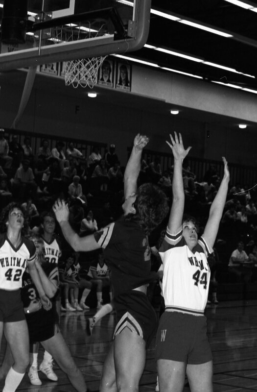 1984 Women's Basketball Action, EOSC vs. Whitman 17