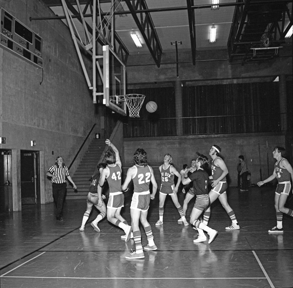 California, Basketball Game 6