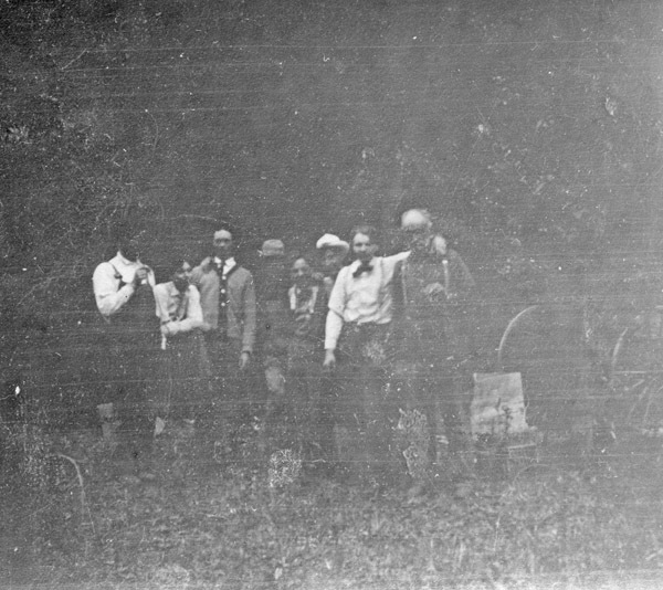 Reuter, Men in Woods 6