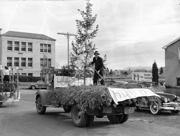 1949 Parade, Hunt Hall Float