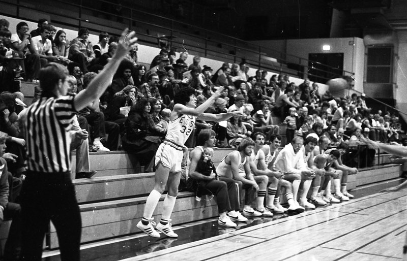 1981 Alumni Basketball Game 06