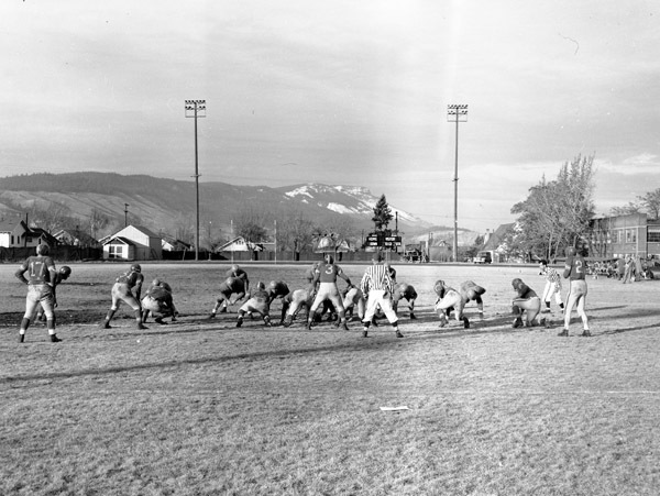 1949 Football Action 9