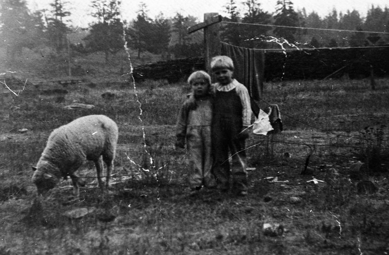 1910+/- Children