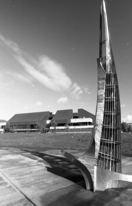 1981 Sculpture, Amphitheater 03