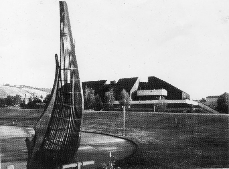 1986 Campus, Amphitheater
