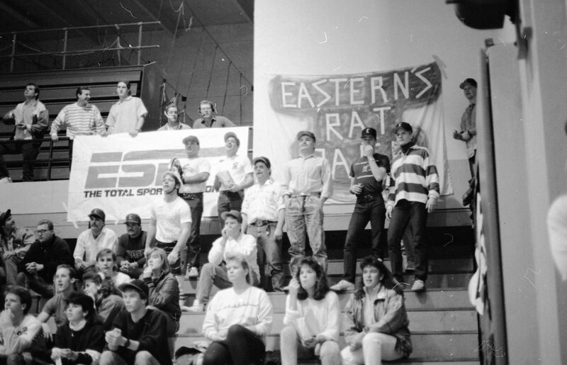 1988 Women's Basketball, Fans 03