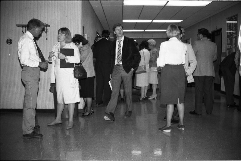 1988 Employees, Reception 17